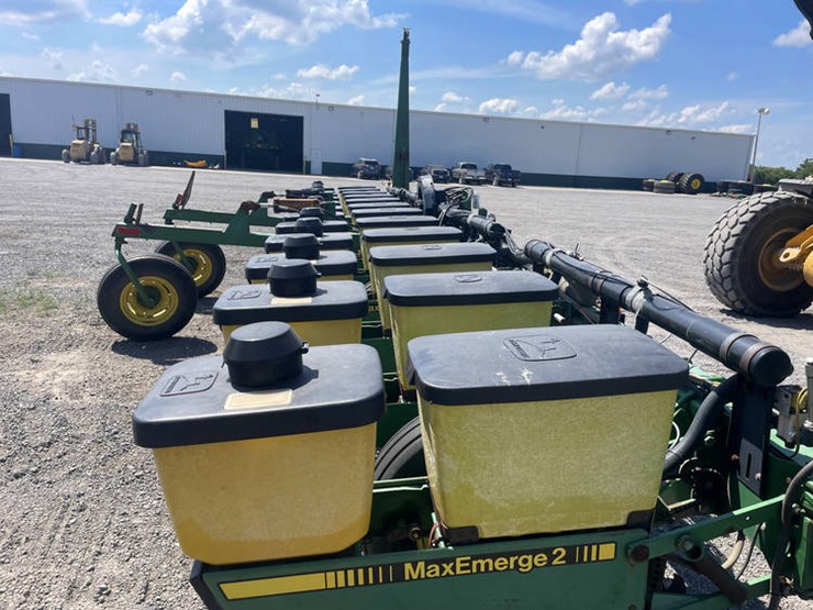 john-deere-7300-image-14