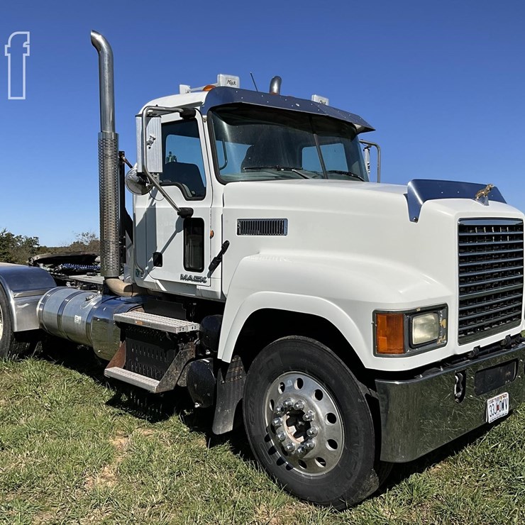 2013 MACK PINNACLE CHU613