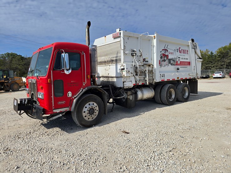 2003-peterbilt-320-image-4