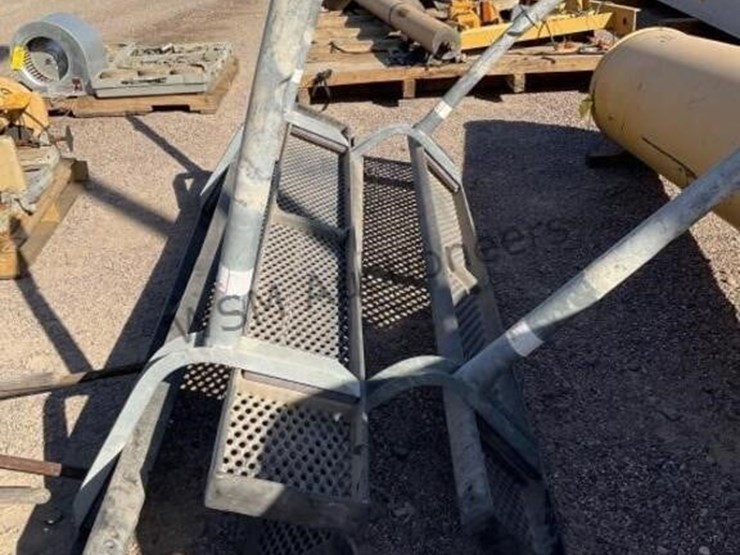 (2)-park-benches-image-3