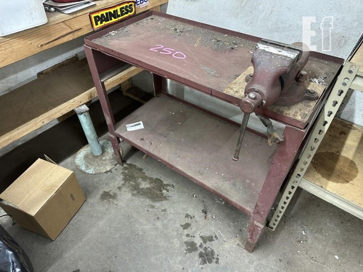 metal-bench-&-vise-image-2
