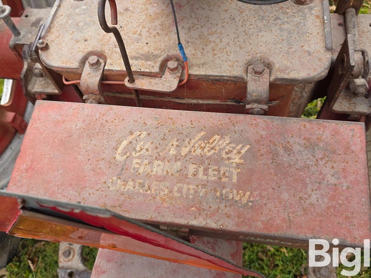 1951-farmall-m-2wd-tractor-image-11