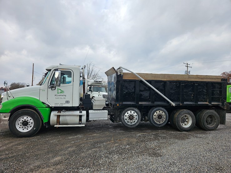 freightliner-columbia-120-image-7