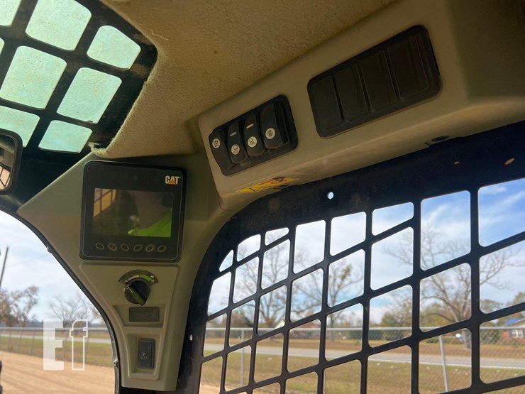 2019-caterpillar-259d-image-31