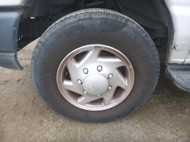 2012-ford-e150-image-17