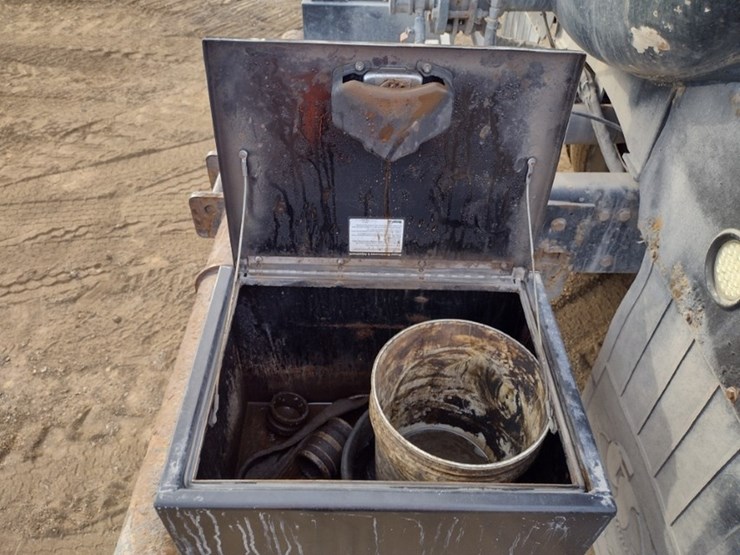 peterbilt-567-image-33