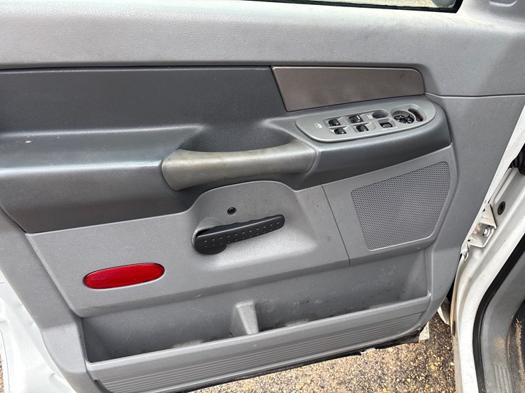 2007-dodge-ram-1500-image-8