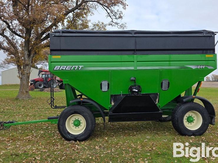 unverferth-brent-gt-644-gravity-wagon-image-8