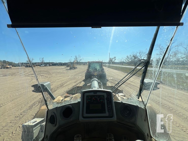 2014-caterpillar-966k-image-40