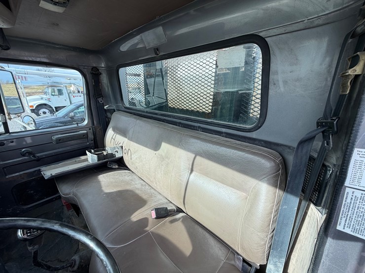 international-4700-image-25