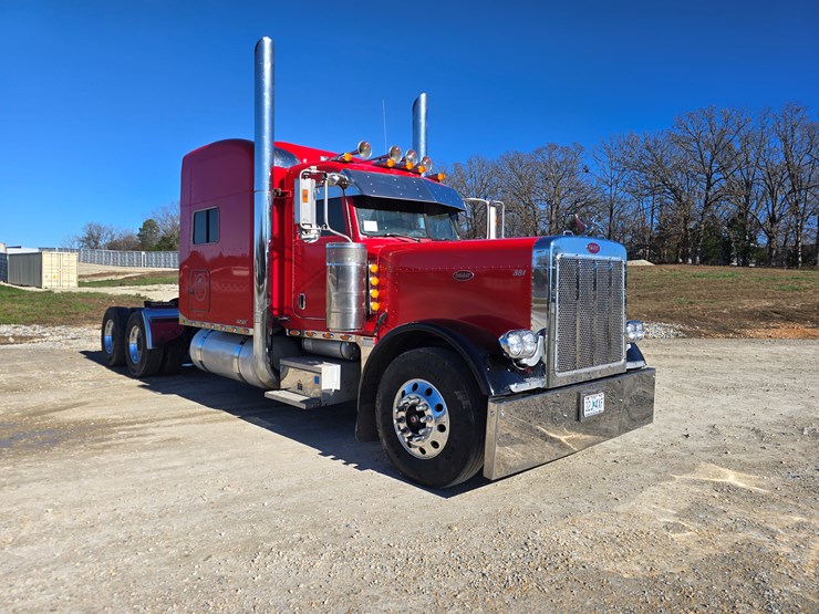 2005-peterbilt-379-image-48