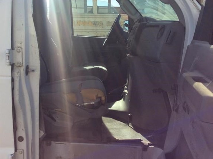 2009-ford-e350-image-7