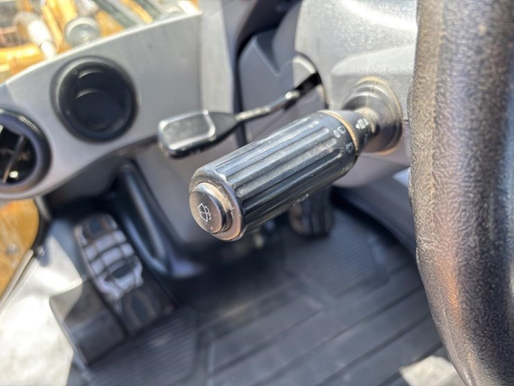 2019-caterpillar-930m-image-33