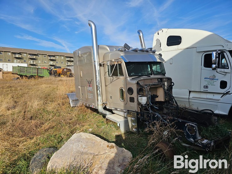 peterbilt-379-image-3