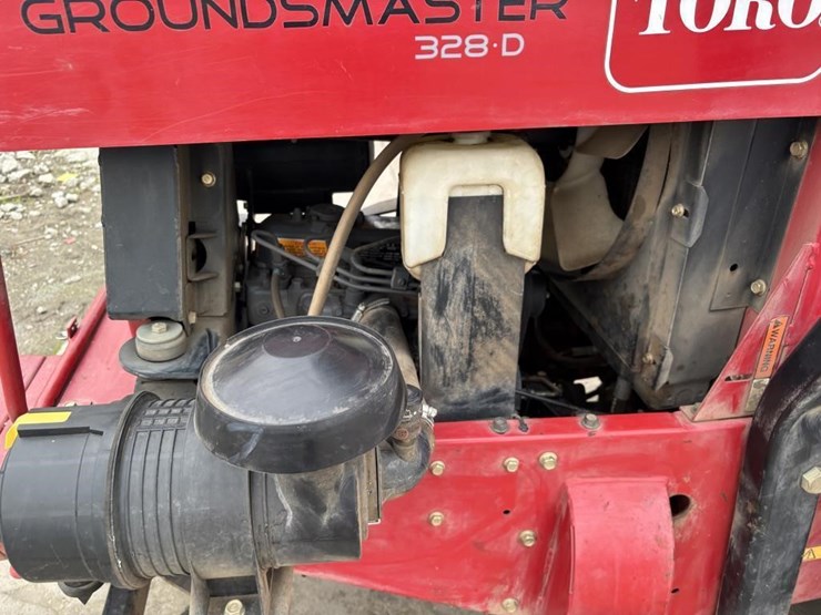 2009-toro-groundsmaster-328d-image-21