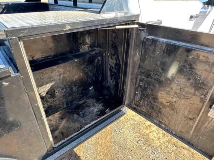 2024-ford-f350-image-29