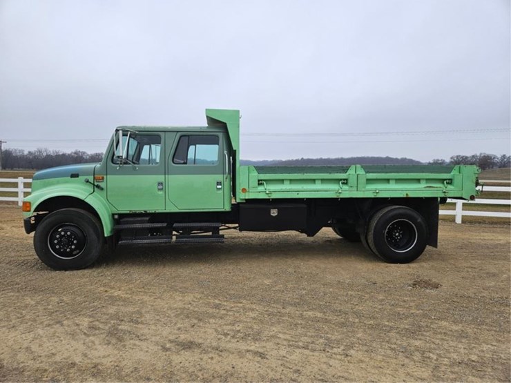 international-4900-image-2