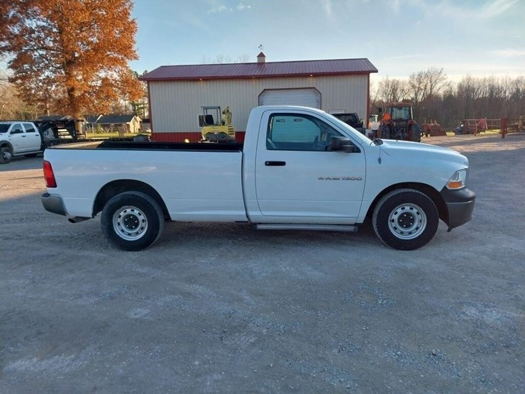 2011-dodge-1500-image-4