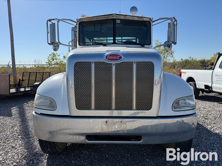 2014-peterbilt-337-image-2