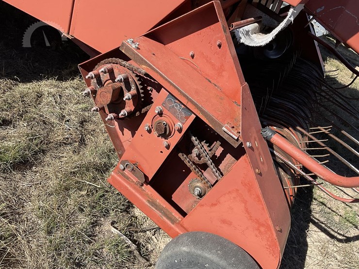 1980-hesston-4900-image-11