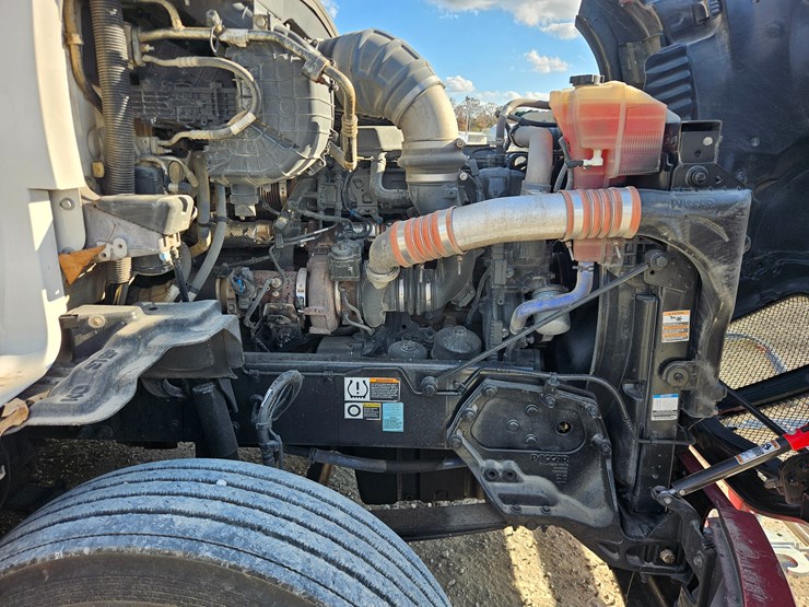 2021-kenworth-t680-image-105