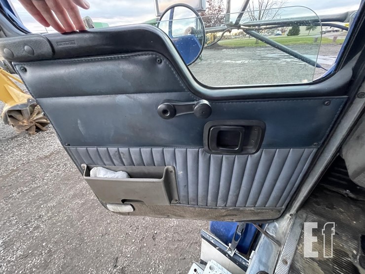 2004-kenworth-t800-image-39