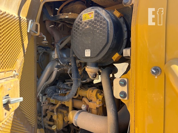 2022-caterpillar-d3-lgp-image-17