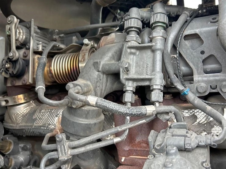 peterbilt-579-image-43