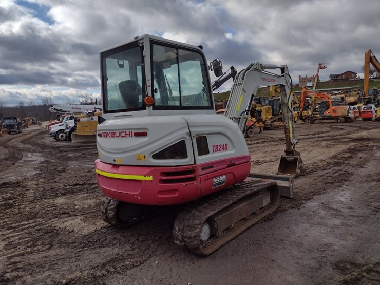 takeuchi-tb240-image-49