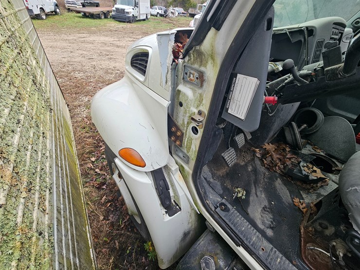 2004-international-durastar-4300-image-25