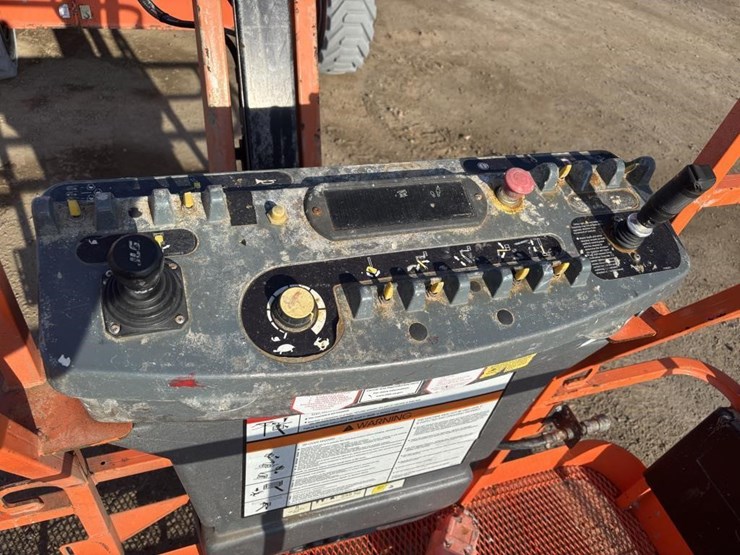 2015-jlg-450aj-image-12