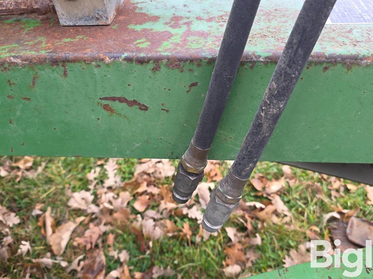 john-deere-350-image-12