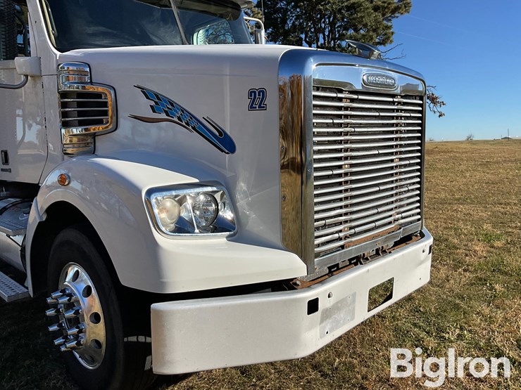 freightliner-122sd-image-19