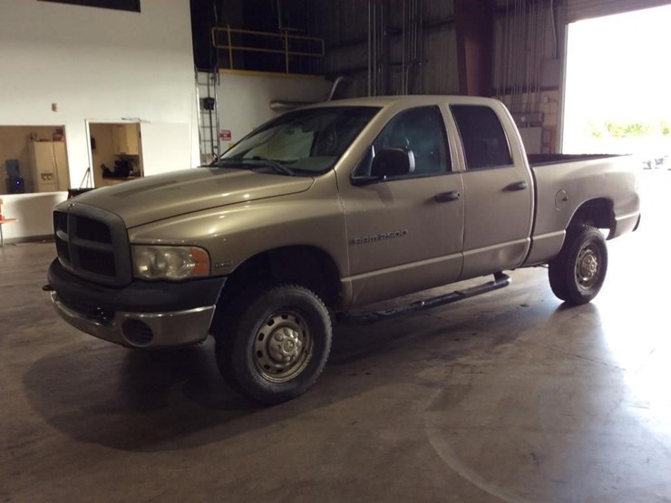 2005-dodge-2500-image-1