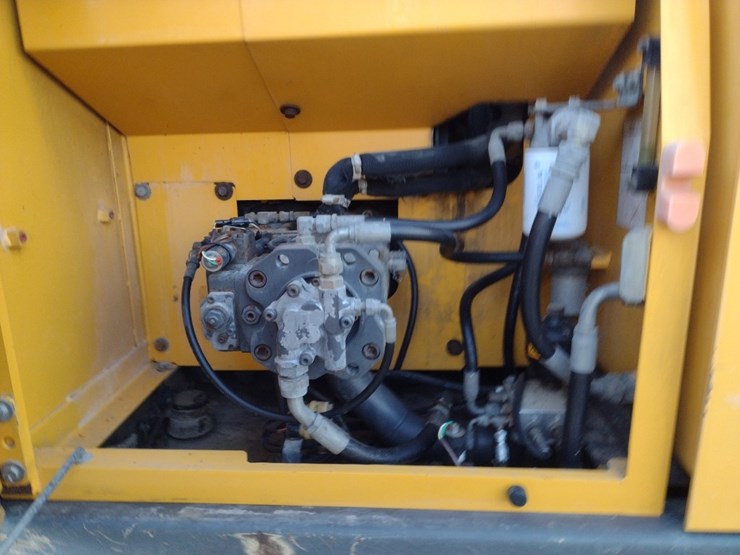 volvo-ec160b-lc-image-43