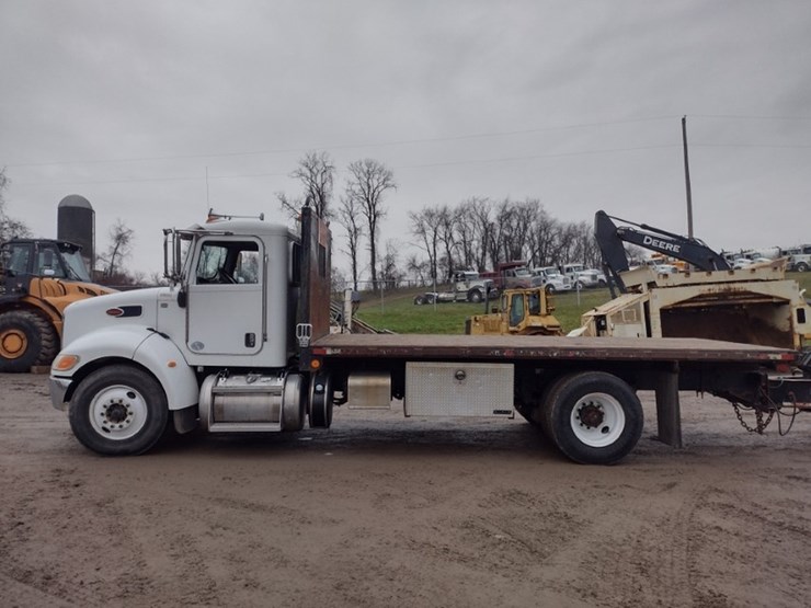 peterbilt-337-image-1