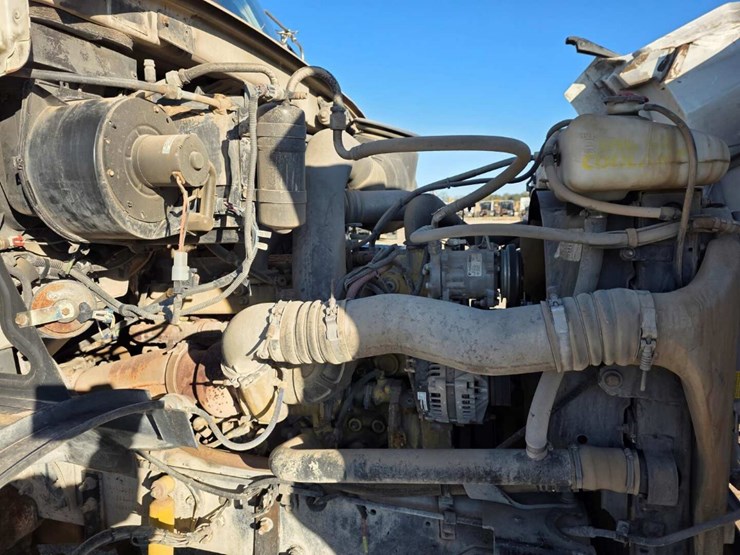 2003-sterling-lt9500-image-12