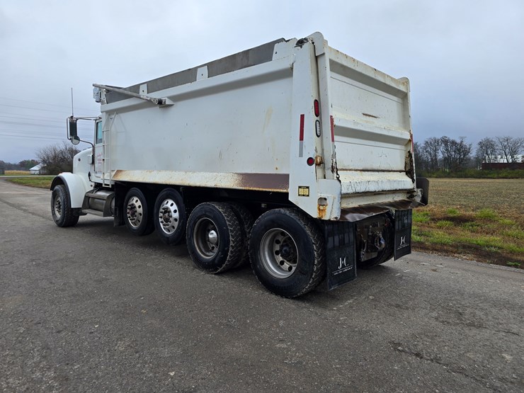 peterbilt-367-image-17