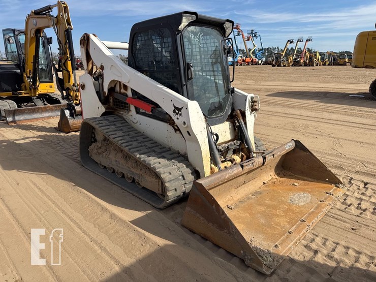 2022-bobcat-t740-image-6