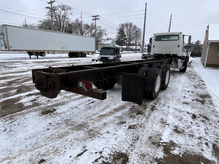 freightliner-114sd-image-10