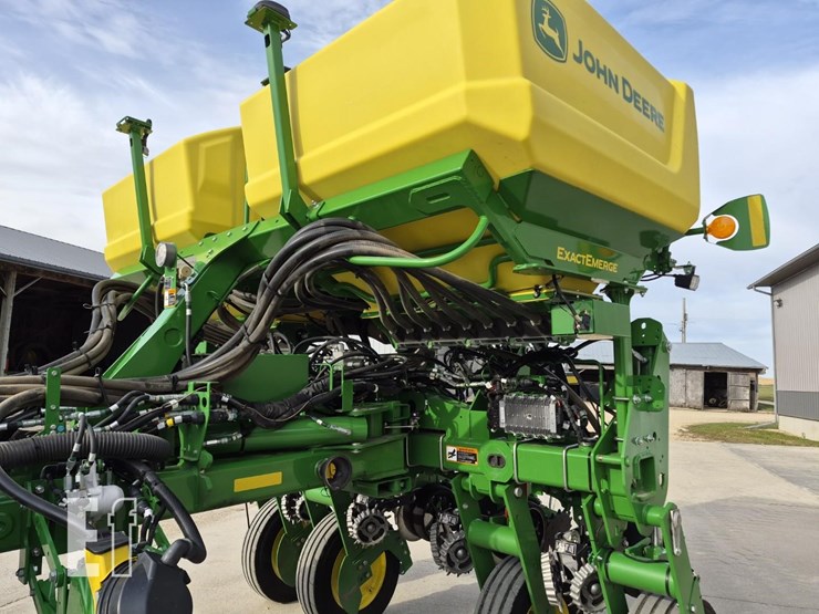 john-deere-1775-image-14