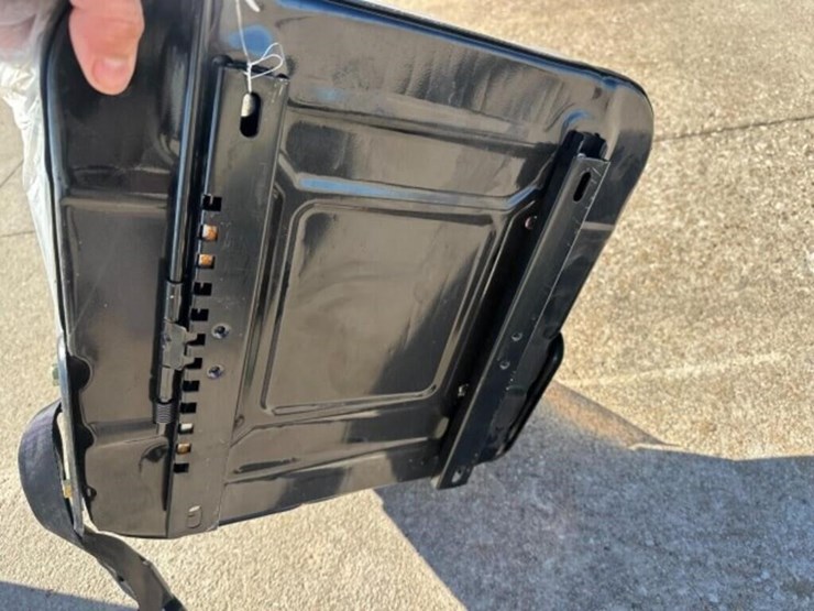 mower/tractor/utility-vehicle-replacement-seat-image-3