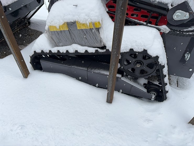 new-agt-ysrt14-mini-track-loader-image-9