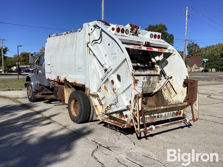 international-4900-image-7