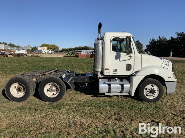 2004-freightliner-columbia-t/a-truck-trailer-image-4