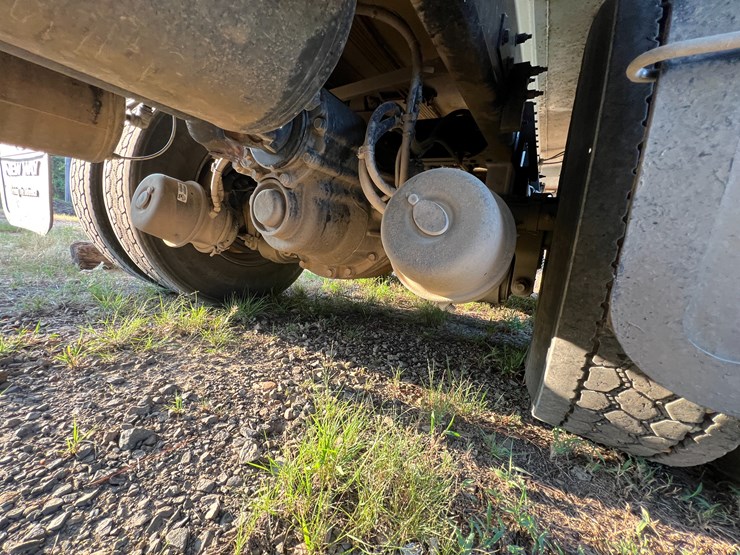 peterbilt-520-image-41