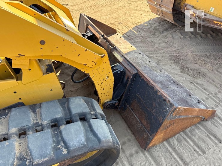 2018-caterpillar-299d2-image-19