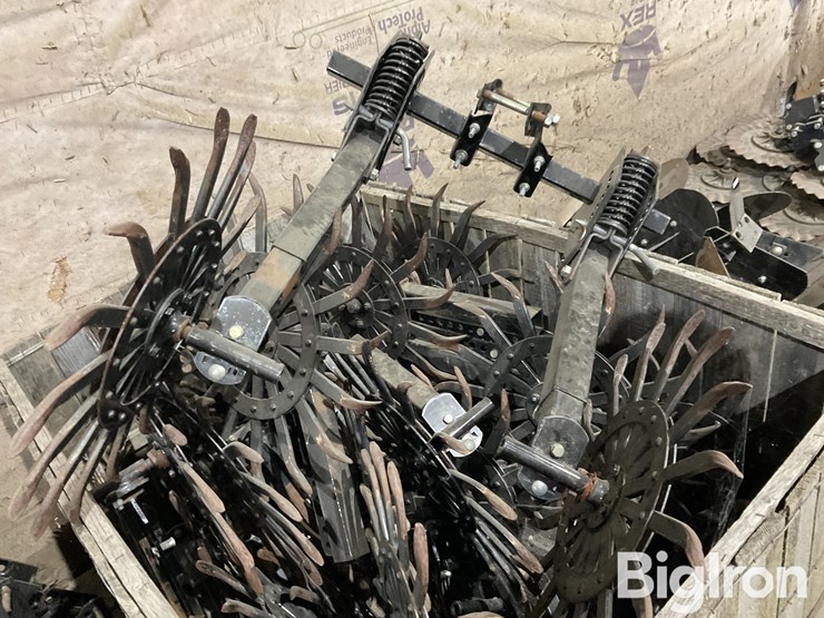 hiniker-spiked-rolling-rotary-hoe-attachment-image-13