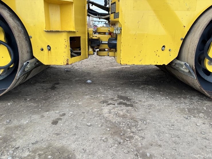 2017-bomag-bw120-image-12