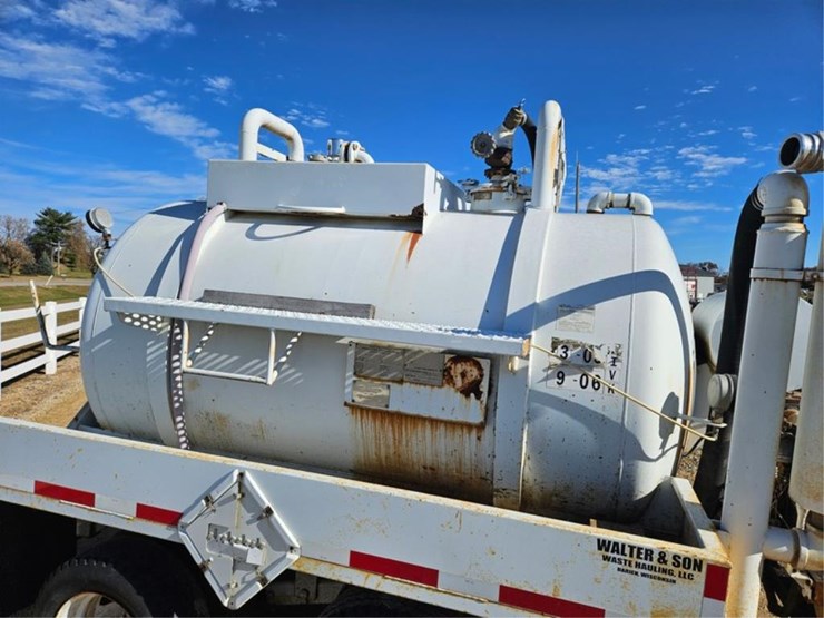 #3272-•-1983-presvac-systems-sewer-vac-image-30